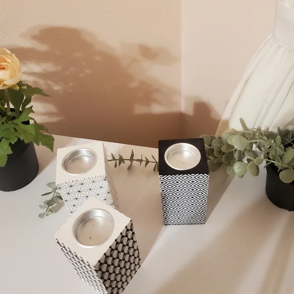 3 Black & White Stylish Tea Candle Holders - Picture 4 of 5